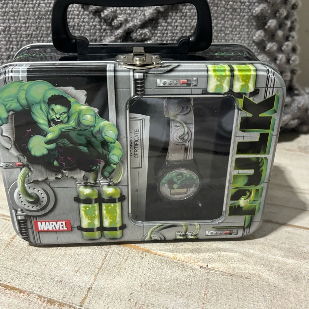 New! Vintage Marvel Incredible Hulk Watch and Lunchbox - Picture 1 of 3